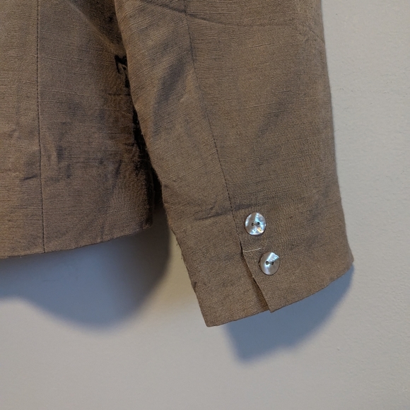 Rodier Cream Blazer and Skirt Set (Size 42) - Picture 4 of 15